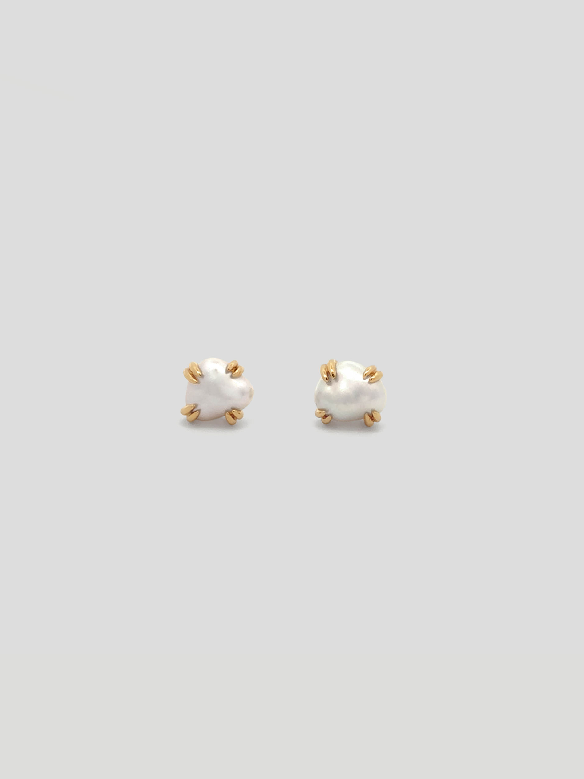 Quinn Ear Studs Keshi Pearl in Champagne Gold Curious Creatures
