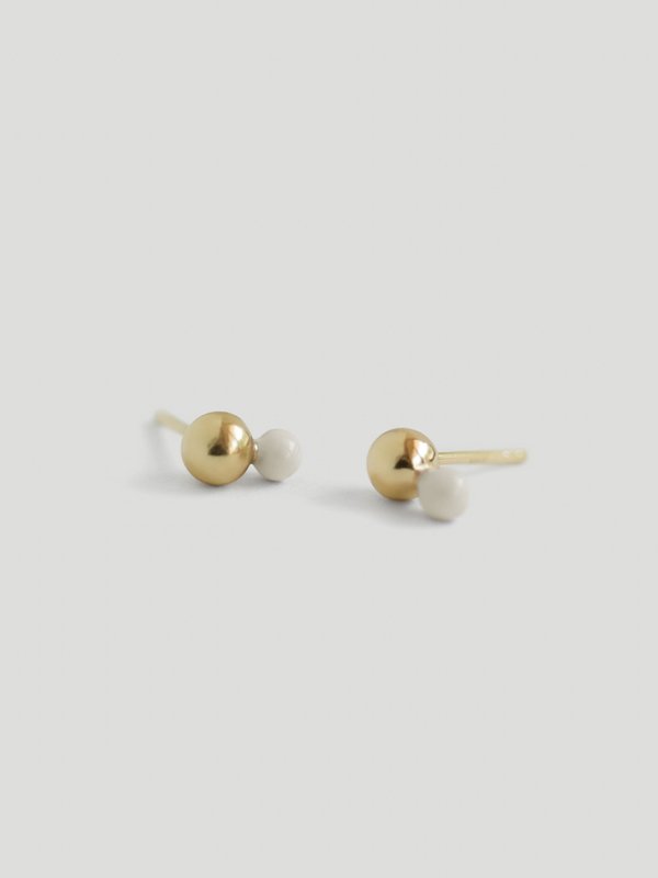 Otto Ear Studs with Cream Enamel in Champagne Gold