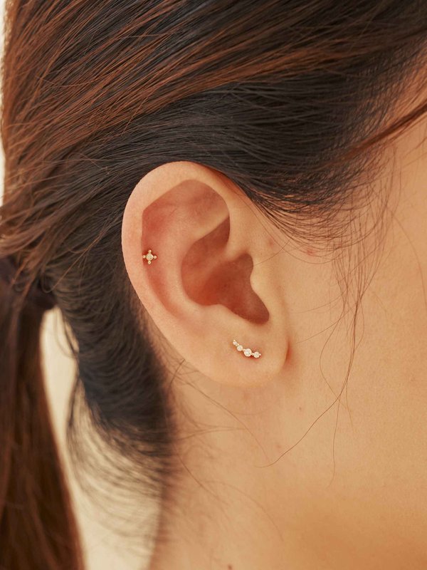 Wisp Threaded Labret Earring - Diamonds in 14k Gold 