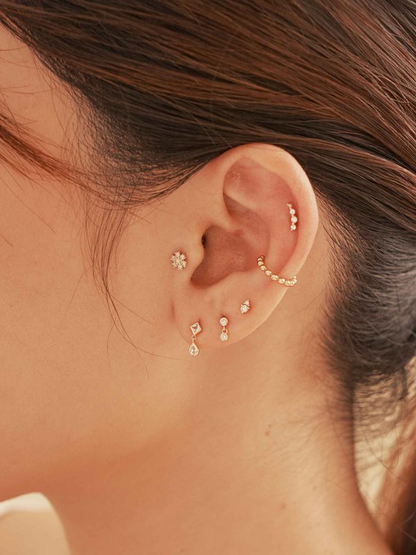 Dandelion Threaded Labret Earring - Diamonds in 14k Gold (Single)