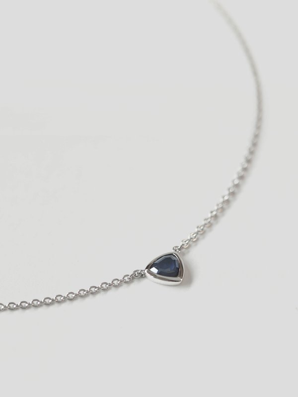 One-of-a-kind Stellar Necklace - Portrait-cut Sapphire in 18k Solid White Gold 01