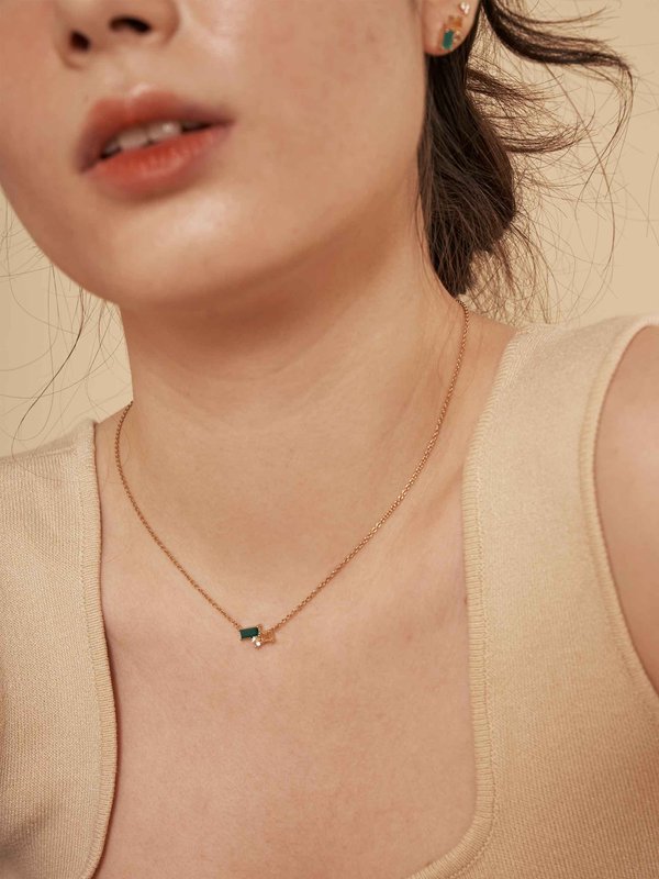 Rylee Necklace - Green Onyx in Champagne Gold