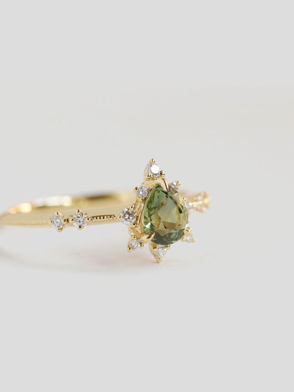One-of-a-kind Snowflake Ring - Mint Green Sapphire in 18K Gold