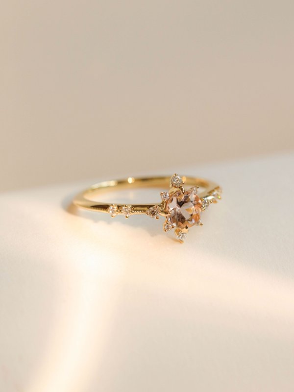 One-of-a-kind Snowflake Ring - Peach Morganite in 18K Gold