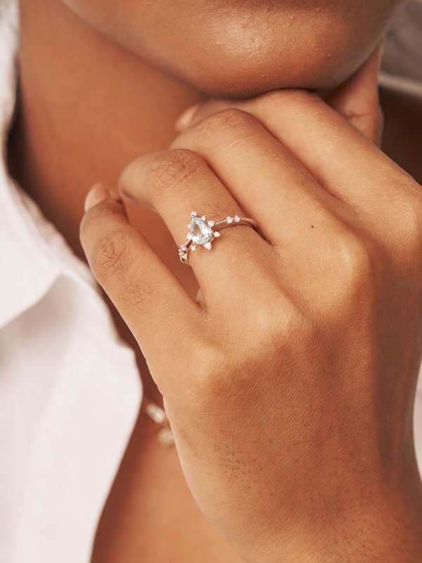 One-of-a-kind Snowflake Ring - Aquamarine in 18K White Gold
