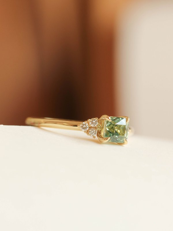 One-of-a-kind Companion Ring - Mint Sapphire in 18k Gold