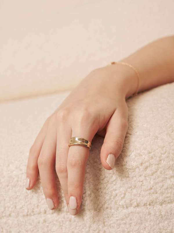 Cave Ring in Champagne Gold