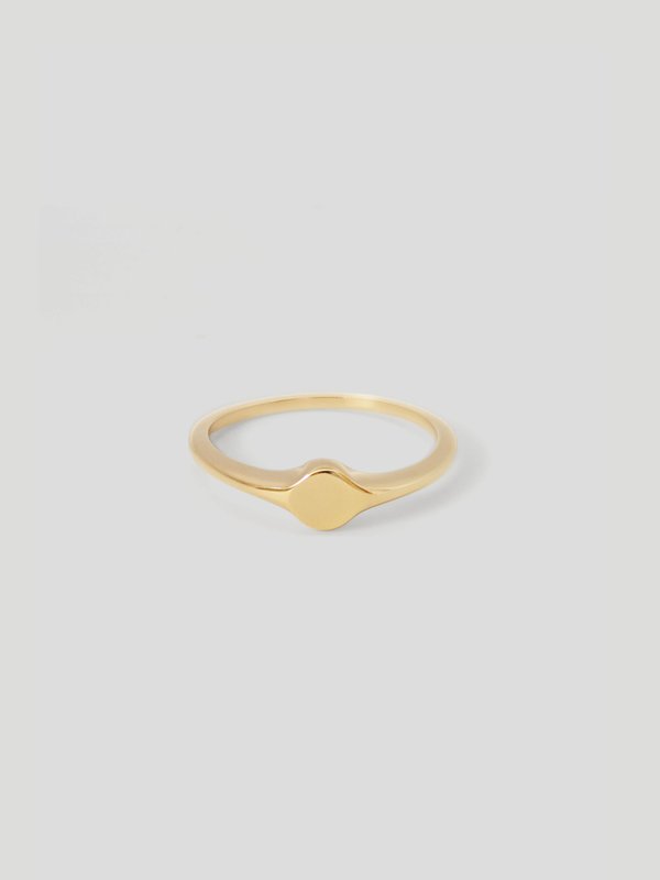 Petite Signet Ring in Champagne Gold