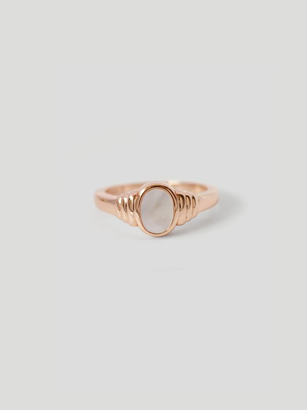 Cleo Ring - Mother of Pearl in Rose Gold