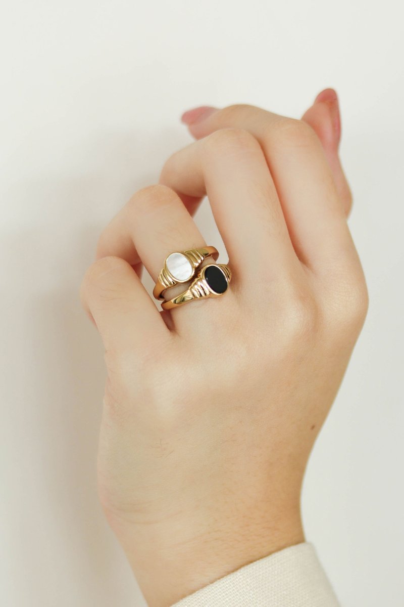 Trois Gold Ring