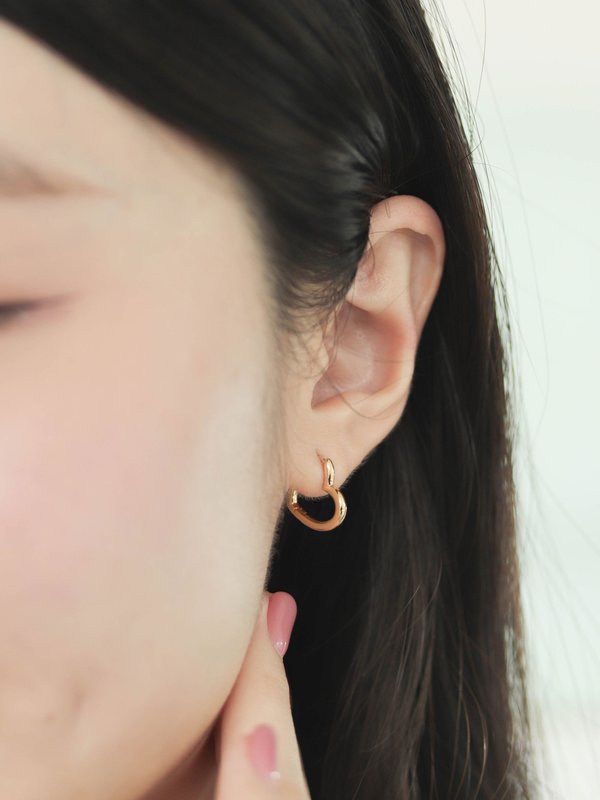 J'adore Ear Hoops in Champagne Gold