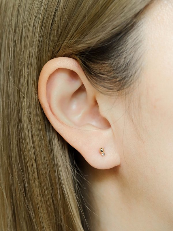Tandem Threaded Labret Earring - Diamonds in 14k Gold (Single) 