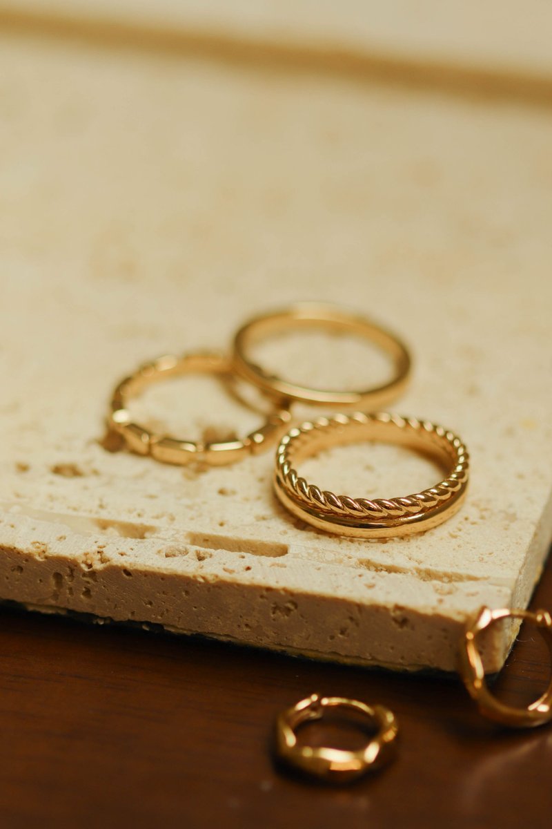 Line Gold Ring