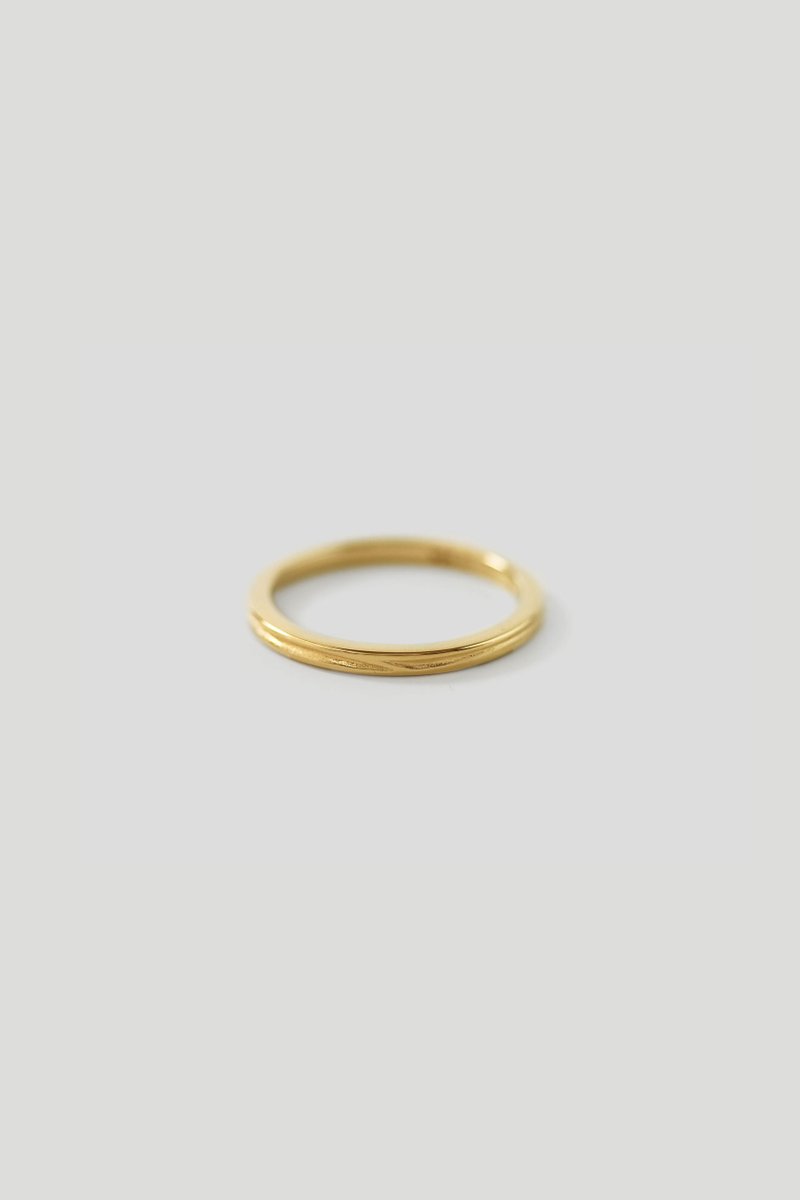 Line Gold Ring