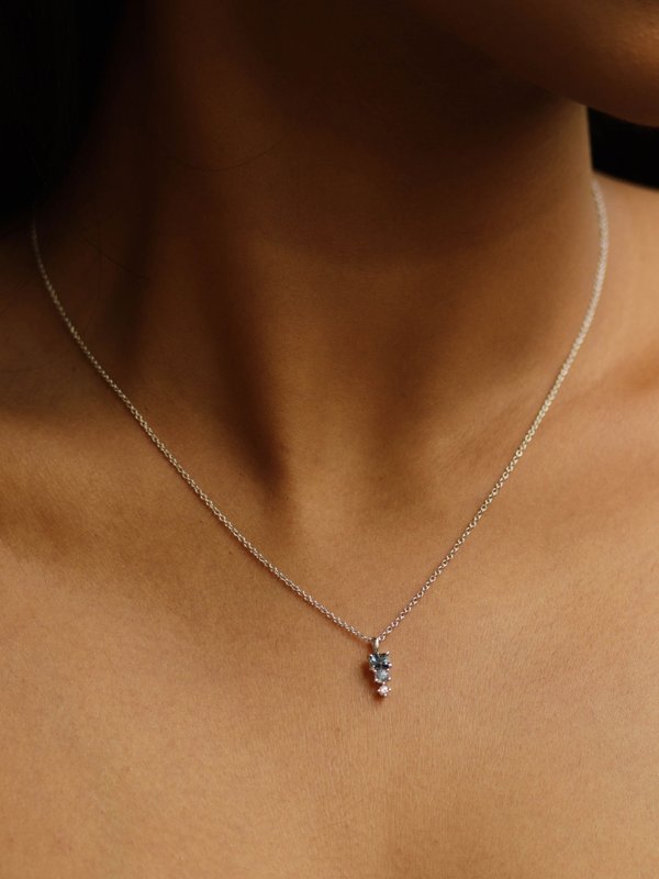 One-of-a-kind Divine Necklace - Blue Sapphire and Diamonds in 18K Solid White Gold 01