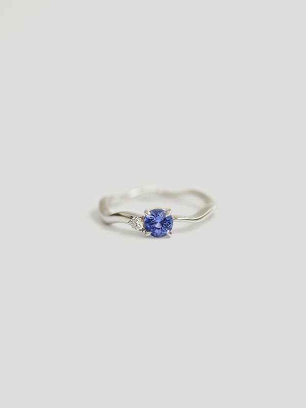 One-of-a-kind Inter Ring - Blue Sapphire and Diamonds in 18k Solid White Gold 02