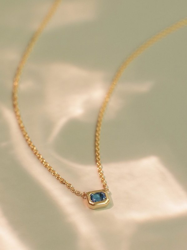 One-of-a-kind Bezelled Necklace - Emerald-Cut Blue Sapphire in 18K Solid Gold 02