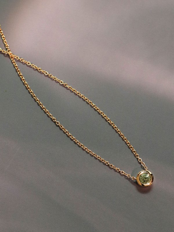 One-of-a-kind Bezelled Necklace - Round-Cut Light Green Sapphire in 18K Solid Gold 01