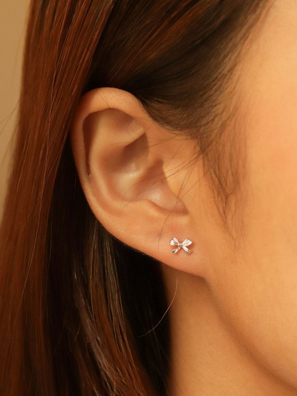 Bow Ear Studs in Silver 