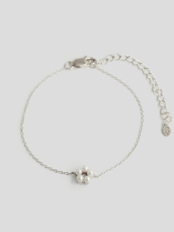 Strange x Curious - Venus Bracelet - Freshwater Pearl in Silver