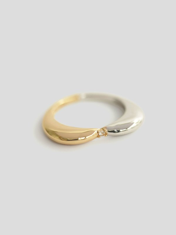 Strange x Curious - Romeo Ring - White Topaz in Two Tone