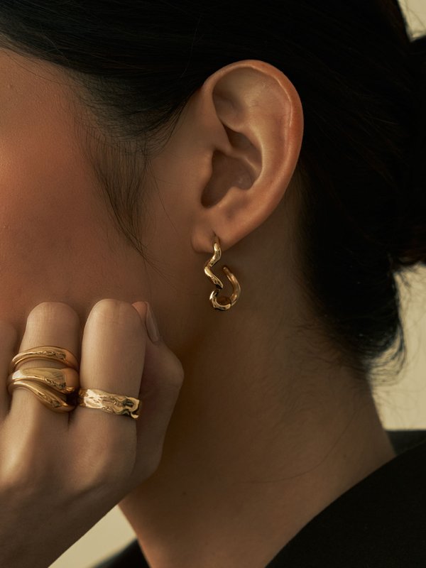 Squiggle Ear Hoops in Champagne Gold