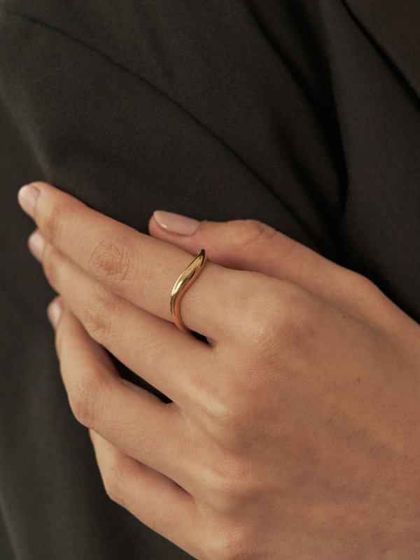 Pulse Ring in Champagne Gold