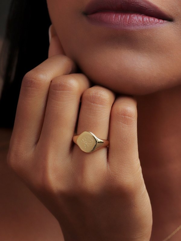 Salvatore Ring in Champagne Gold - Birth Flower