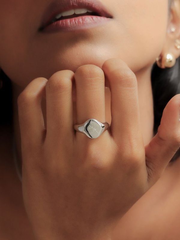 Salvatore Ring in Silver - Birth Flower