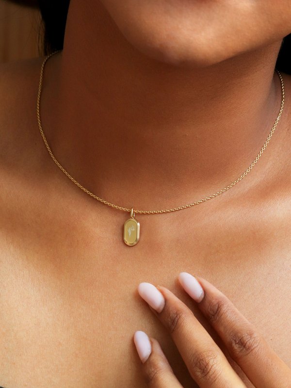 Sire Pendant (Petite) in Champagne Gold - Birth Flower