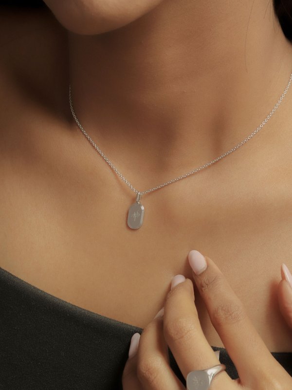 Sire Pendant (Petite) in Silver - Birth Flower