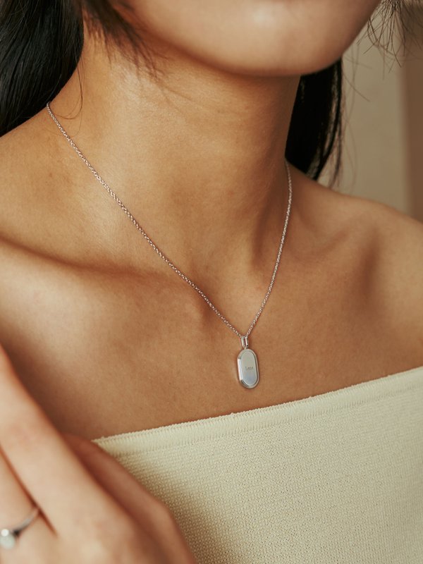 Sire Necklace (Medium) in Silver