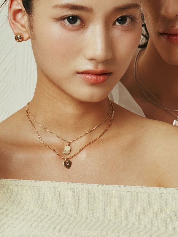 Celare Pendant in Champagne Gold