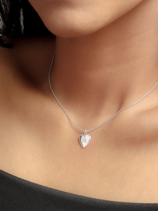 Celare Pendant in Silver - Birth Flower