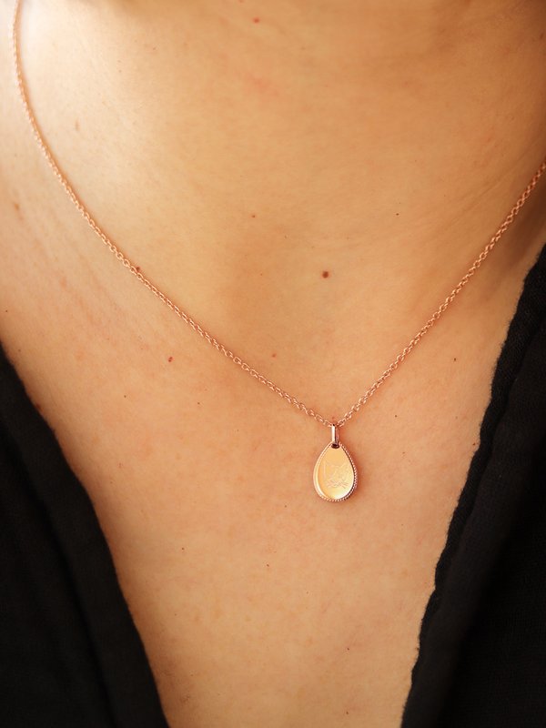 Lily Pendant in Rose Gold - Birth Flower