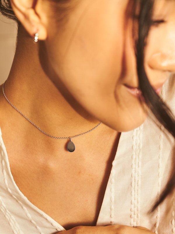 Lily Necklace in Silver