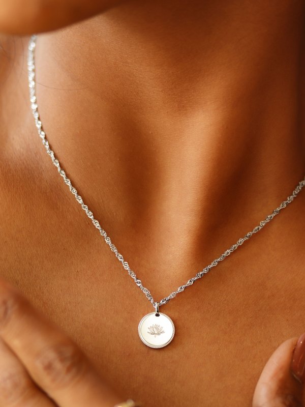 Sybil Necklace in Silver - Birth Flower