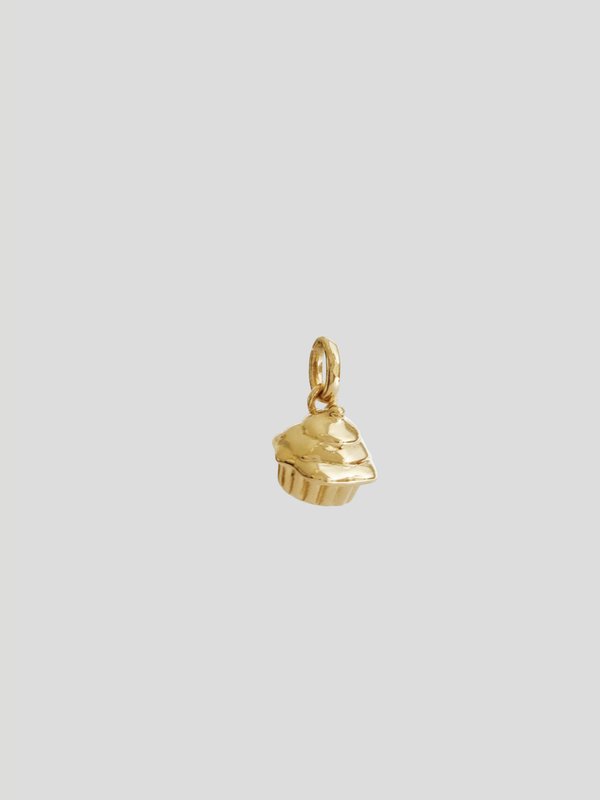 Cupcake Pendant in Champagne Gold