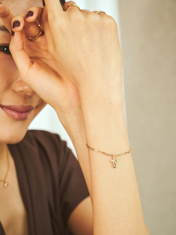 Ribbon Pendant in Champagne Gold