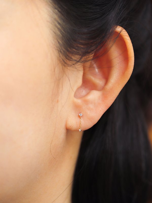 Éclat Threaded Labret Earring - Diamonds in 14k Gold (Single)