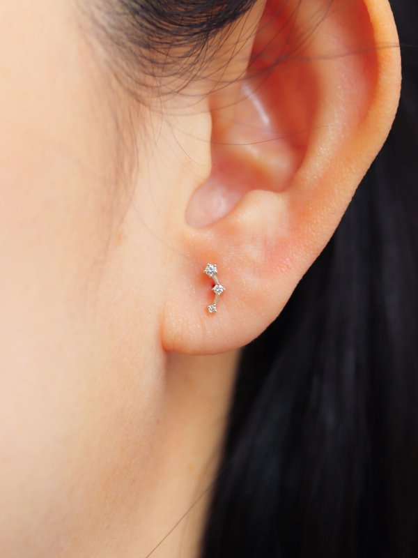 Lyra Threaded Labret Earring - Diamonds in 14k White Gold