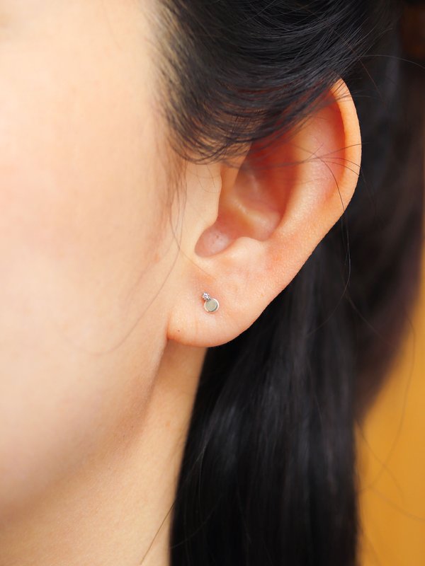 Sola Threaded Labret Earring - Diamond in 14k White Gold (Single)