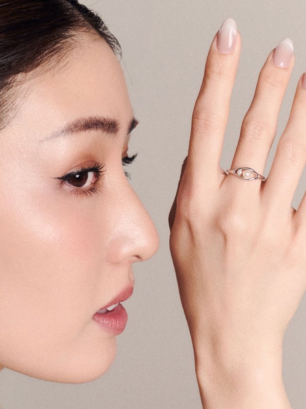 Strange x Curious - Pause Ring - Freshwater Pearls in Silver