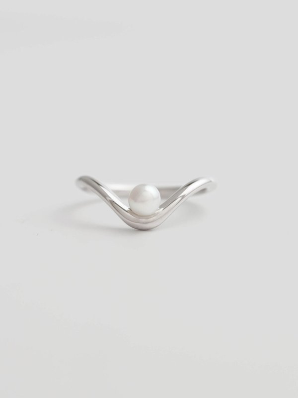 Strange x Curious - Purpose Ring - Freshwater Pearl in Silver
