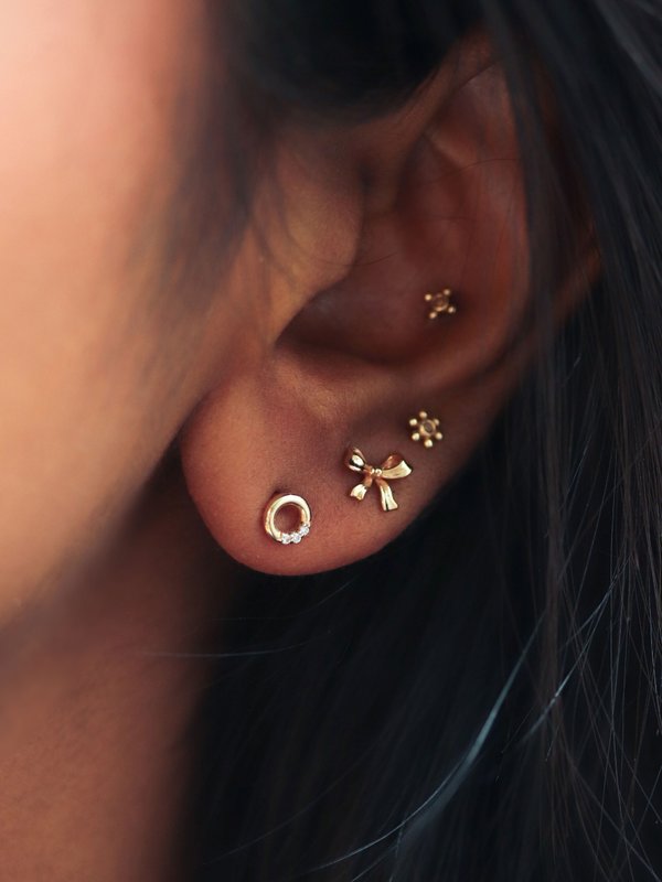 Noa Ear Studs - Diamonds in 14k Gold