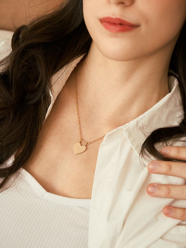 Mon Chéri Necklace in Champagne Gold