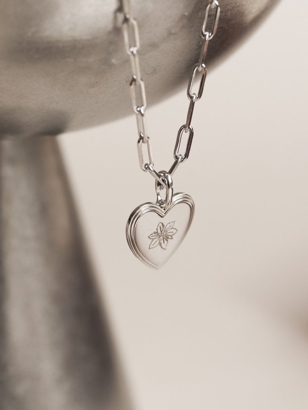 Celare Necklace in Silver - Birth Flower