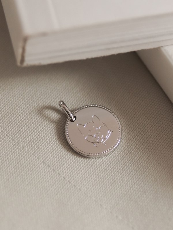 Sybil Pendant in Silver - Pet Illustration