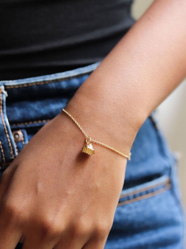 Cupcake Bracelet in Champagne Gold