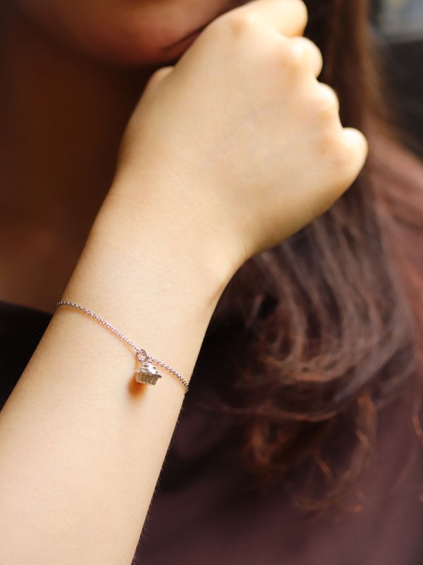 Cupcake Bracelet in Silver